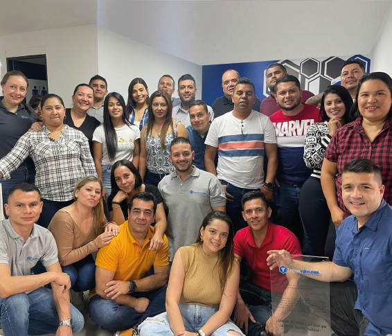 Tecnovalvulas_foto_equipo_acerca_de_566-x485_Foto_del_equipo